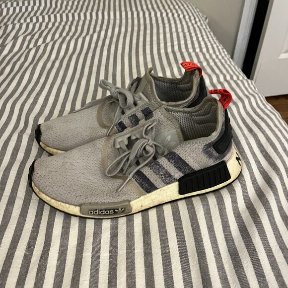 RARE!! Sz 9- Adidas NMD_R1 Stencil Pack Gradient Gray Sneakers Men's Shoes - Picture 1 of 7